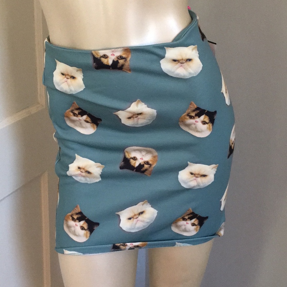 Eric and Kanu‎ cat mini skirt. NWT !